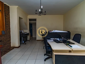 2 Bedroom Flat & Apartment