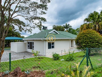 4 Bedroom Flat & Apartment