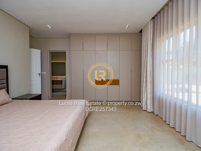 Luxury Living In Helensvale | Fully Furnished Home