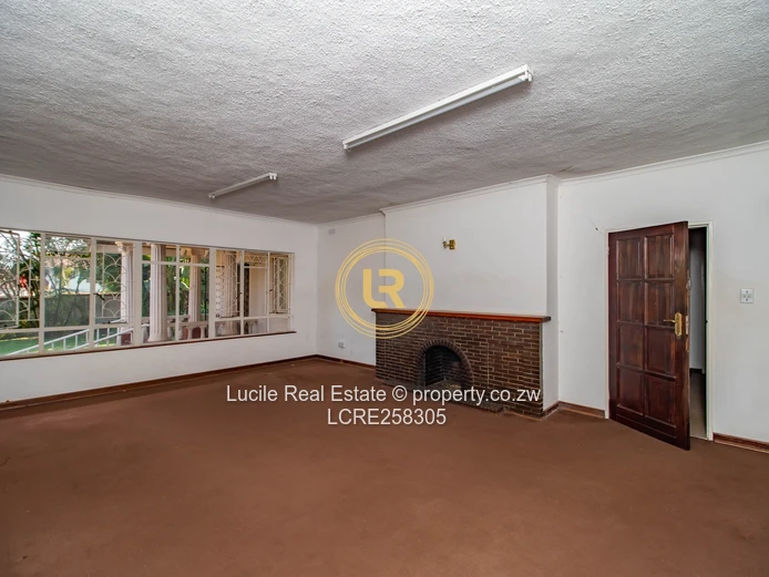 Spacious 5-Bedroom Home In Alexander Park