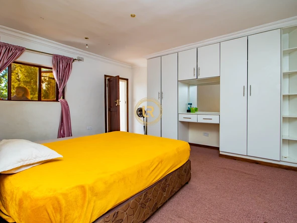 7 Bedroom House