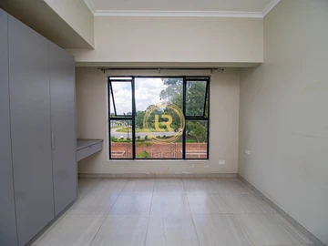 3 Bedroom Flat & Apartment