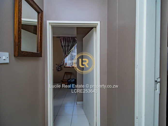 2 Bedroom Flat For Sale – Eastview Gardens, Eastlea | $70,000 Usd