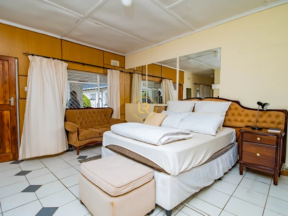 Hotel & Lodge