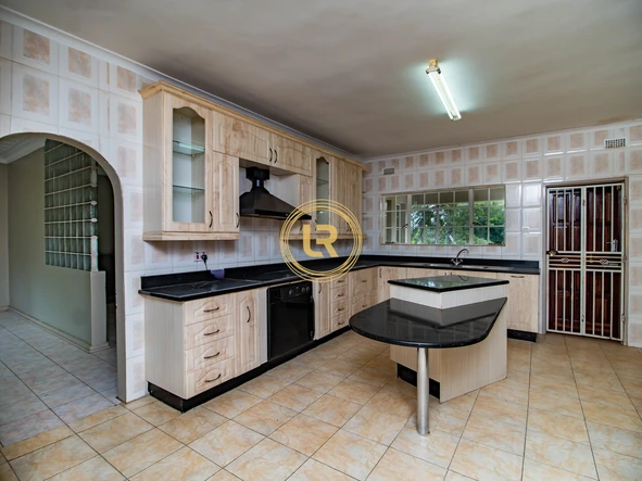 5 Bedroom House