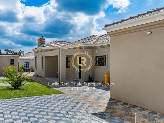 Mordern Townhouse for Rent/Mandara