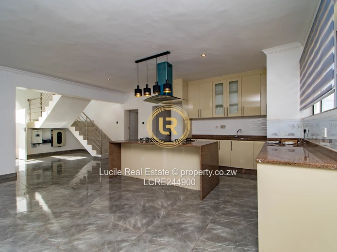 Modern 3-bedroom Home in Exclusive Carrick Creagh