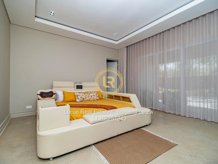 Luxury Living In Helensvale | Fully Furnished Home