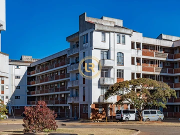2 Bedroom Flat & Apartment