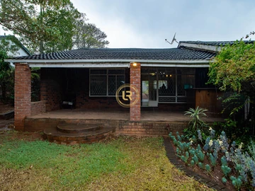 2 Bedroom Flat & Apartment