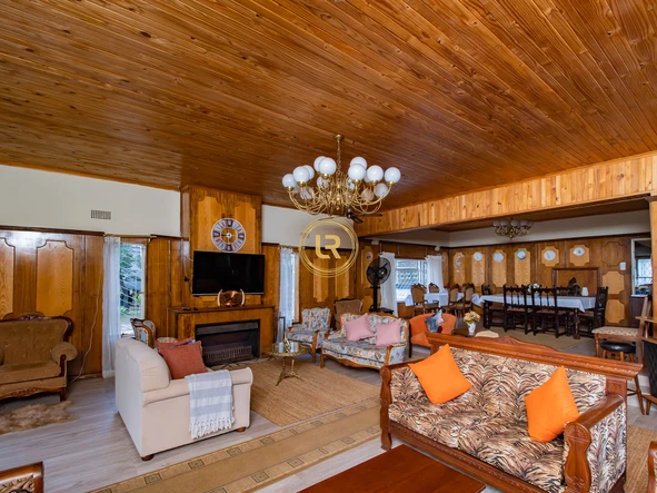 Hotel & Lodge