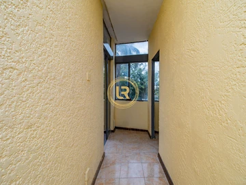 2 Bedroom Flat & Apartment