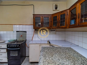 2 Bedroom Flat & Apartment