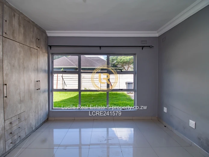 Modern 3 - bedroom House with En-Suite Bathrooms