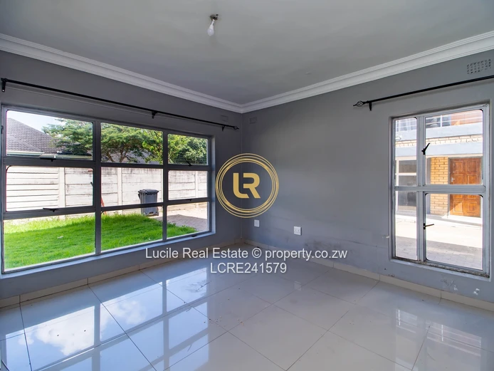 Modern 3 - bedroom House with En-Suite Bathrooms