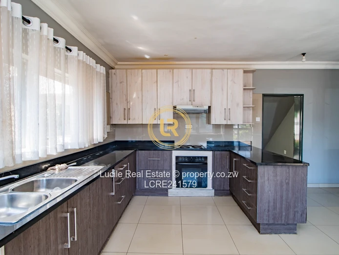 Modern 3 - bedroom House with En-Suite Bathrooms