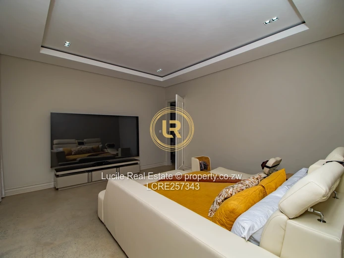 Luxury Living In Helensvale | Fully Furnished Home