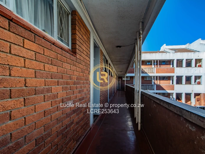2 Bedroom Flat For Sale – Eastview Gardens, Eastlea | $70,000 Usd