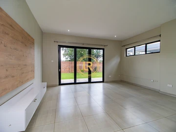 3 Bedroom Flat & Apartment