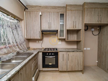 2 Bedroom Flat & Apartment