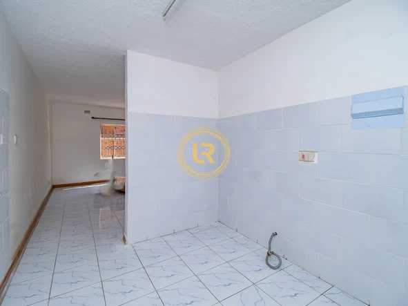 2 Bedroom Flat & Apartment