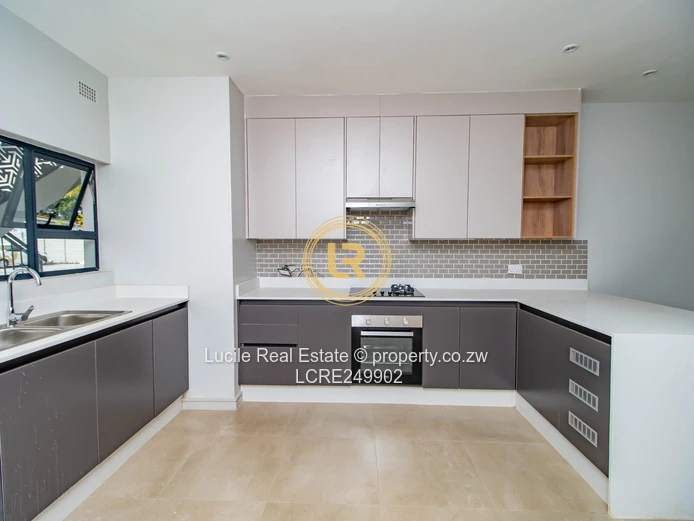 Comfortable Modern Living in Highlands