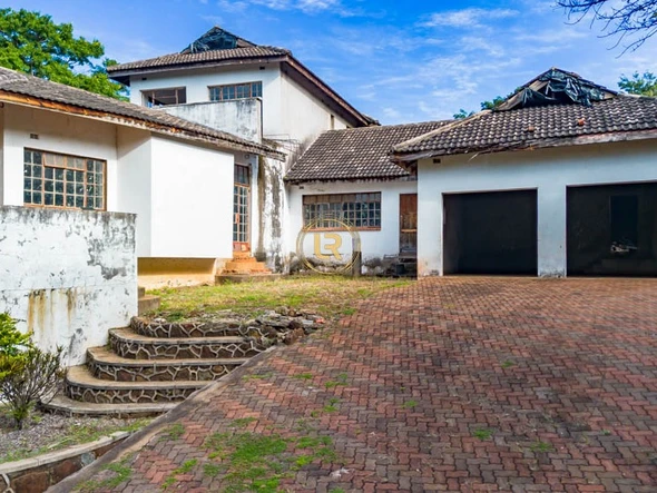 6 Bedroom House