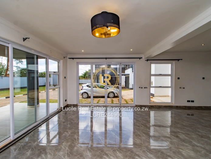 Modern 3-bedroom Home in Exclusive Carrick Creagh