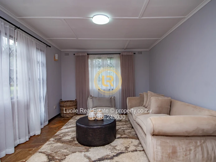 Seamless Living: A Cozy Indoor-Outdoor Retreat in Mount Pleasant