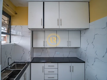 2 Bedroom Flat & Apartment