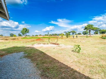 Commercial & Industrial Land