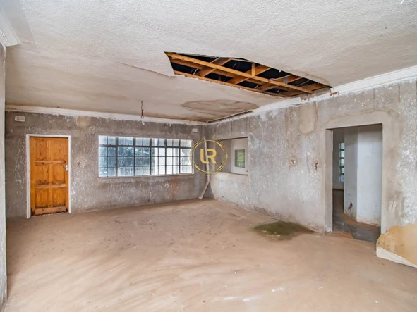 6 Bedroom House