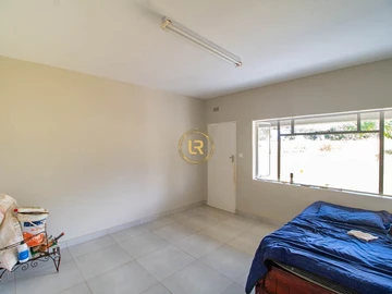 Commercial & Industrial Land