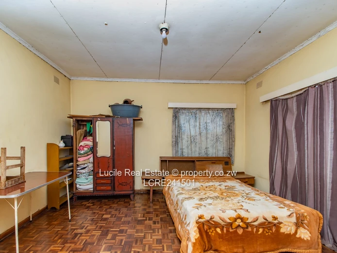 Neat Family Home in the Heart of Old Marimba