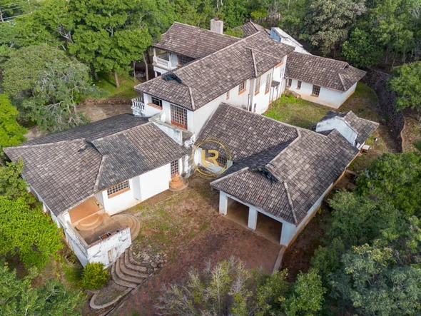 6 Bedroom House