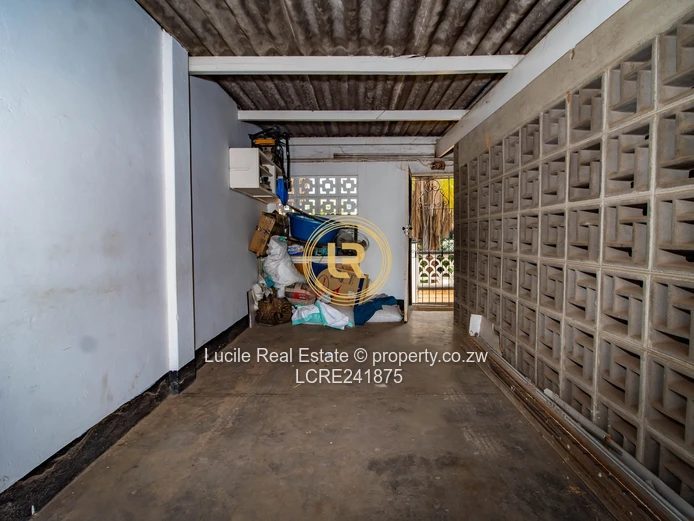 Spacious 2-Bed Apartment at Beaufort Manor, Avenues | Garage