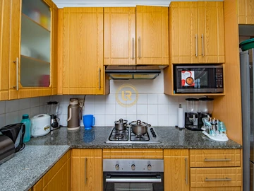 2 Bedroom Flat & Apartment