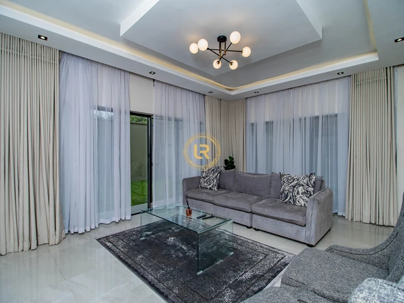 3 Bedroom Flat & Apartment