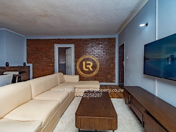 Charming 2-Bedroom Cottage in Borrowdale West – $600 per Month