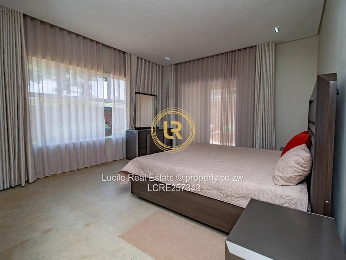 Luxury Living In Helensvale | Fully Furnished Home