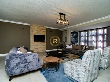 3 Bedroom Flat & Apartment