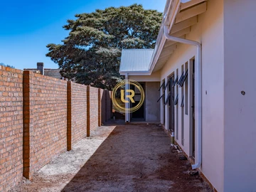10 Unit Townhouse Complex