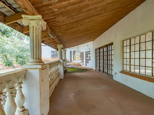 6 Bedroom House