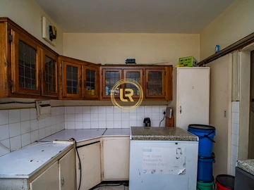 2 Bedroom Flat & Apartment