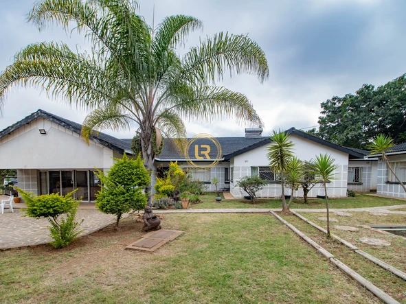 Hotel & Lodge