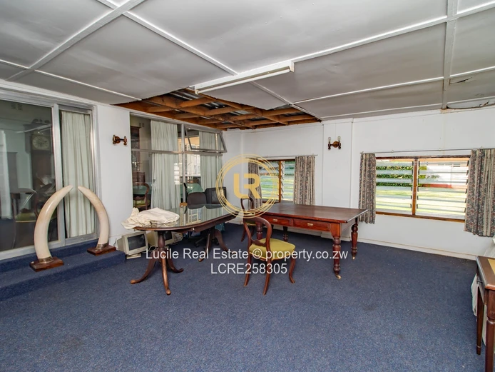 Spacious 5-Bedroom Home In Alexander Park