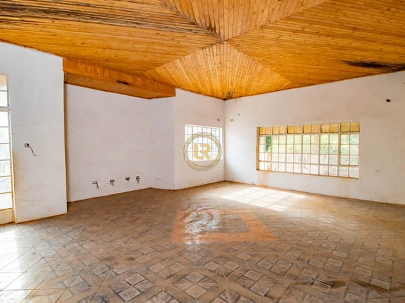 6 Bedroom House