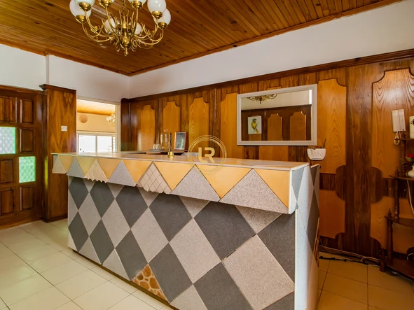 Hotel & Lodge