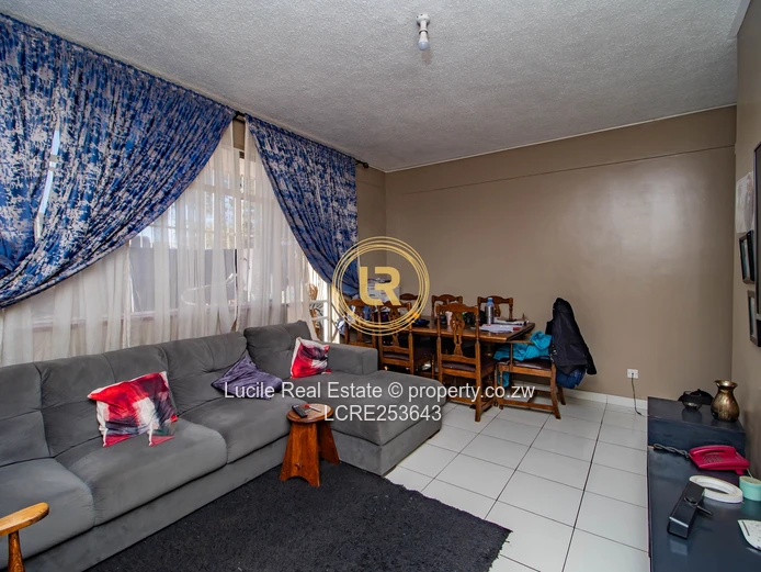 2 Bedroom Flat For Sale – Eastview Gardens, Eastlea | $70,000 Usd