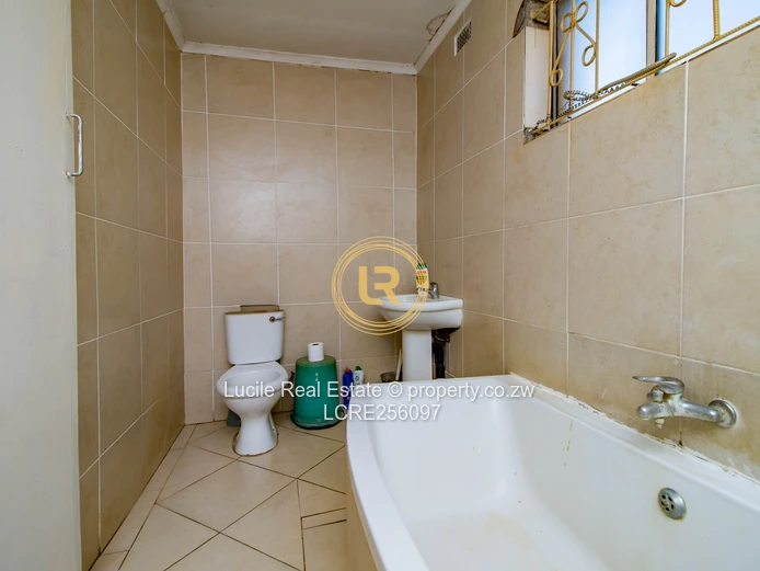 Spacious 4,100sqm Estate: Double-Storey Family Home 